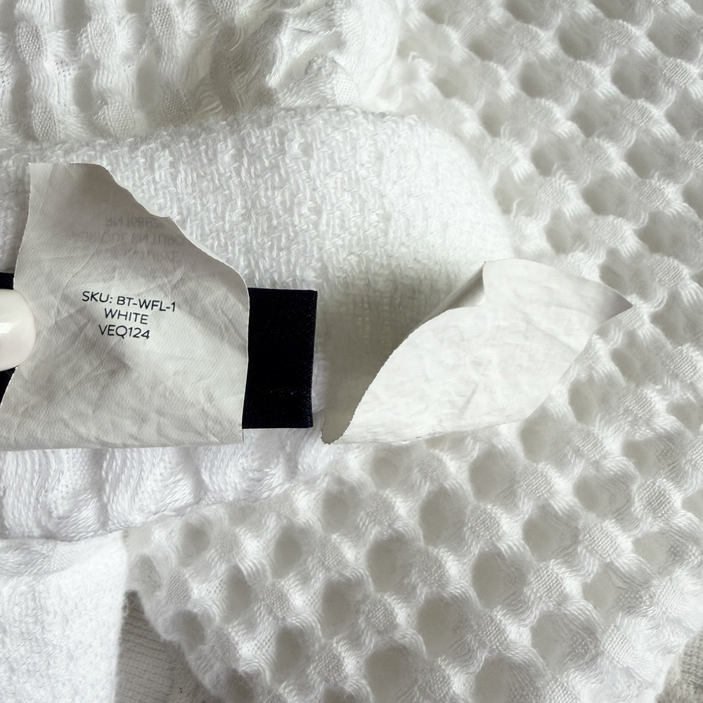 Brooklinen Dreamweave Waffle Bath Towel White 100% Turkish Cotton Aprox 30x58 - Picture 3 of 4